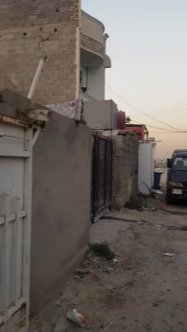 بيت للبيع طابق ونص غرفتين وصالة ومطبخ بي نواقص مثل ما موضح بالفيديو  زراعي سند ٢٥ مساحة ١٥٠ متر قريب على جامع كرطان يم إنشائية عزالدين عارضه ٦٥  مليون  بسبب الوعود
السلام عليكم 

بيت للبيع طابق ونص غرفتين وصالة ومطبخ بي نواقص مثل ما موضح بالفيديو  زراعي سند ٢٥ مساحة ١٥٠ متر قريب على جامع كرطان يم إنشائية عزالدين عارضه ٦٥  مليون  بسبب الوعود 
رقم الهاتف صاحب البيت  (***********)
