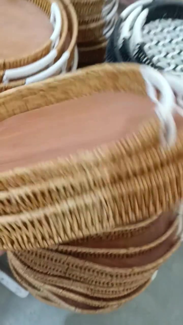 صينيه سيت خشب ثلاثي  ب10000الاف السيت  اقل طلب 12سيت  ب120000الف والتوصيل مجاني  داخل الديوانية والجميع محافظات العراق العنوان  ديوانيه سوق الجمله مقابل اعداديه  الطليعة الطلب والا ستفسار  اتصال ع الهاتف او واتساب ***********
