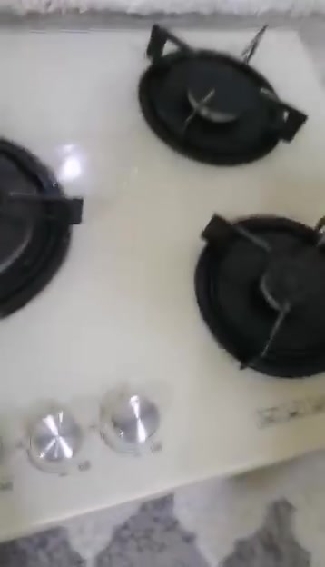 سلام وەعەلەیک ئەم تەباخە پێنج چاویەمان هەیە بەشەرەتی بێ عەیب ئەیفرۆشم ئاگرەکەی دەرەجە یەکە نرخی 80هەزار ئەوش ڕەقەم تەلەفون ***********
