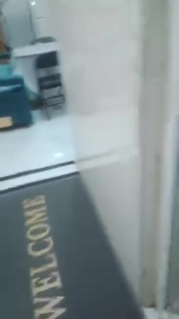 السلام عليكم مكلفه بالنشر 
شقه للإيجار الرمادي حي الأندلس شارع جامع حي الأندلس بناء جديد طابق ارضي للاستفسار  خاص السعر ايجار 350الف قفل +عموله 25ماء والكهرباء ع صاحب الشقه

