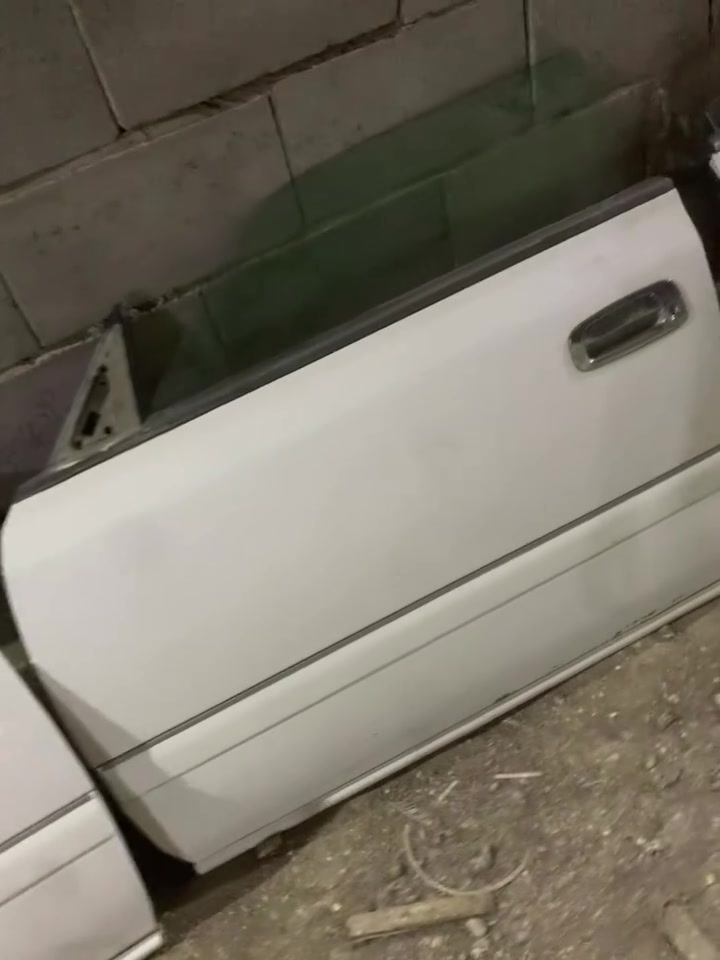 السلام عليكم،سستم راس ثور فلات لون ابيضّ سستم جديد كامل بطاين بطانه البنيد بطانه الصندوك كله كامل لايتات زوج دعاميه عطر راديتر جديد السعر خاص

‪واتساب فقط***********‬

