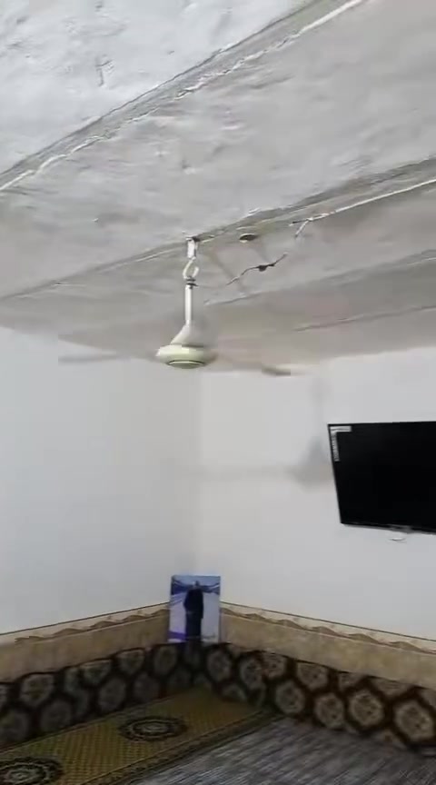اللهم صل علئ محمد وال محمد 

السلام عليكم بيت طابو صرف مساحة ٢٠٠ متر مربع بسوگ الشيوخ بسبعة نيسان خلف المستوصف ويم المدارس الجديدة بيت نضيف جداً وحالياً مؤجر السعر ٨٥ وبيه مجال للاستفسار والتفاصيل الباقية 
***********
بيه واتساب
