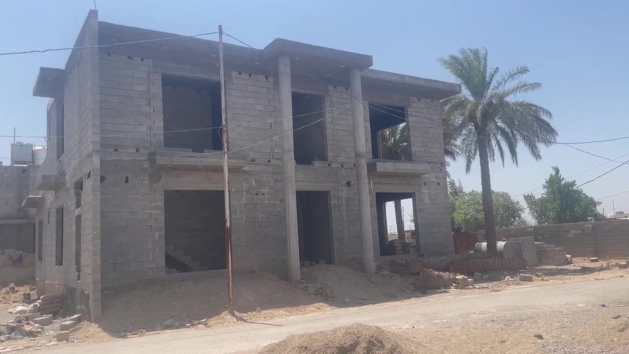 بيت هيكل للبيع طابو سند 25 المساحة 700 متر البناء درجه اولى متعوب علية مساحة بناء البيت 225وقطعة خلف البيت مساحته 150متر وباقي حديقة امامية المنطقة مخدومة كامل خدمات من ماء وكهرباء وتبليط صاير على شارعين الرئيسي 15 متر والفرعي 8 امتار
الموقع ام العضام العثمانية
الشراي يتصل ويدلل
***********
