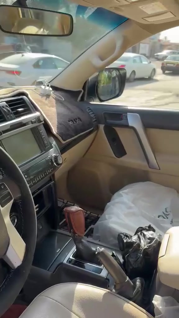 برادو ٢٠١٧ مكفول عدا الدعاميه الاماميه مصبوغه وبيها طخه في الجنطه بدون تصليح فئه TXLلون ابيض كويتي دبل تانكي فتحه هوك خلفي ماشيه ١٥٠ الف رقم اربيل باسمي للاستفسار الاتصال على الرقم *********** بيه واتساب أو المراسله على  الخاص السعر ٣٤٠ بيه مجال اومراوس حسب القناعه
