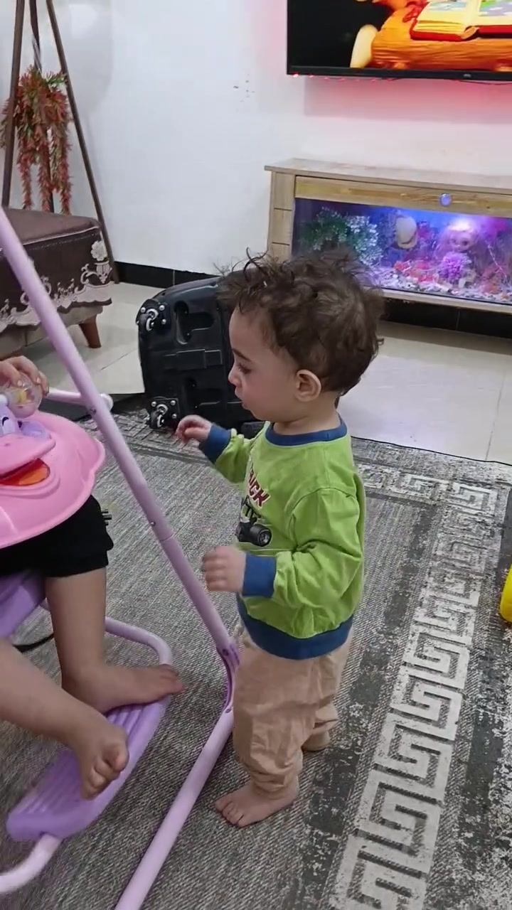 السلام عليكم عندي غراض للبيع العنوان ناصريه مركز الشراي هذا الرقم *********** واتساب
