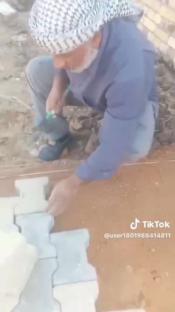 عملنا بتطبيق المقرنص والشتايكر ومن الله التوفيق. 
***********
***********
