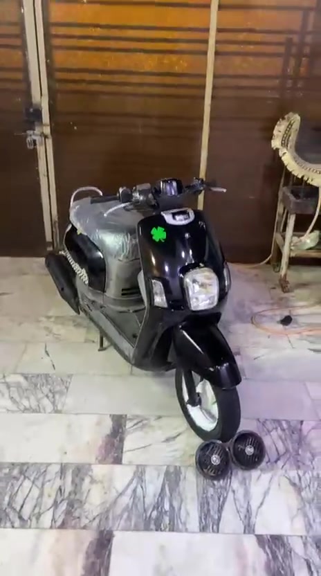 سلام وعليكم دراجه بوليس للبيع
دراجه ماخذه رمبه 
نوزل دراجه نضيفه  
كلشي شغال بيها اليت زنون وكشاف  اشاير  كلشي شغال
مراجه مختما كلها 
سعر الدراجه ٩٥٠ وبيها مجال 
مكاني بصره كورنيش شط العرب للتواصل واتساب 
***********
