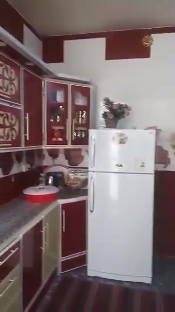 السلام عليكم بيت للبيع المساحه١٦٠ زراعي حي كريم كامل الخدمات  
يتكون من غرف نوم عدد٢
 استقبال 
صالة 
مطبخ 
للاتصال ***********
