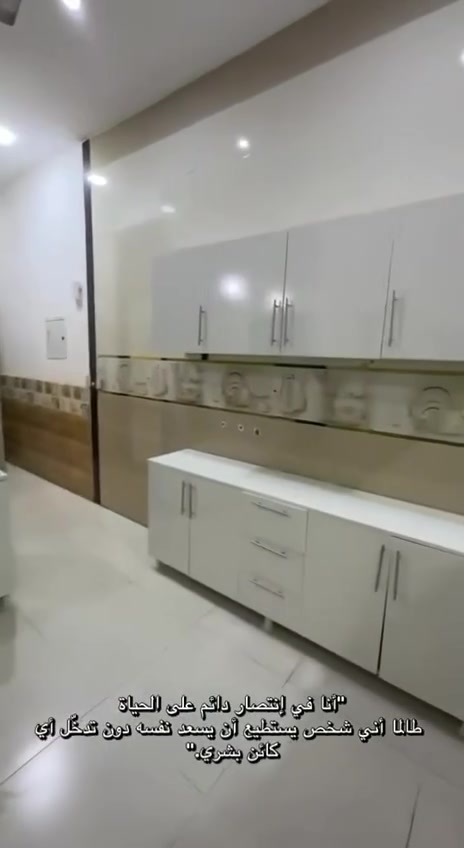 مترين ارضي وملحق وسنك متر و٢٠
+جرارات السعر ٣١٠
