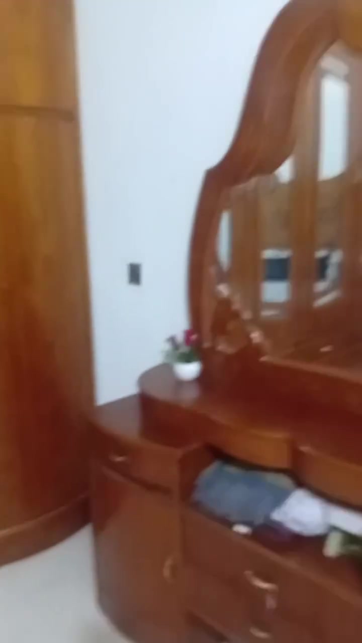 غرفه للبيع نضيفه مستخدم قليل سعر 500وبيها مجال عنوان بعقوبه تحرير رقم الهاتف ***********
