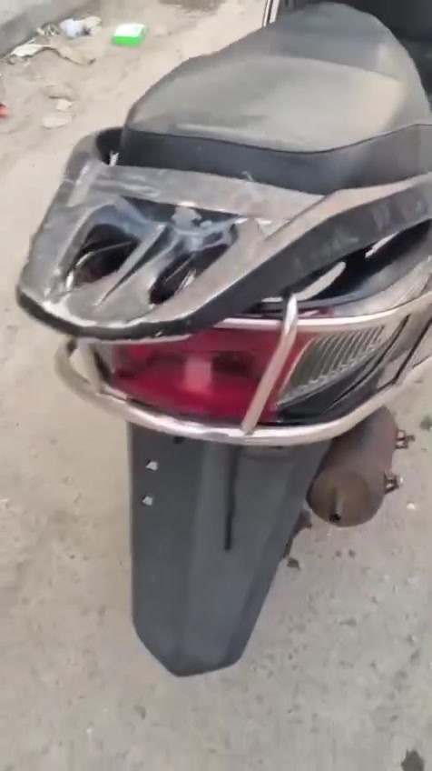 سكنس صيني سرعه 140
حجم المكينه 149cc

بوشه وبستم جديد

دراجه كلشي بيها شغال ناقصها عداد

السعر 250 للتواصل***********

