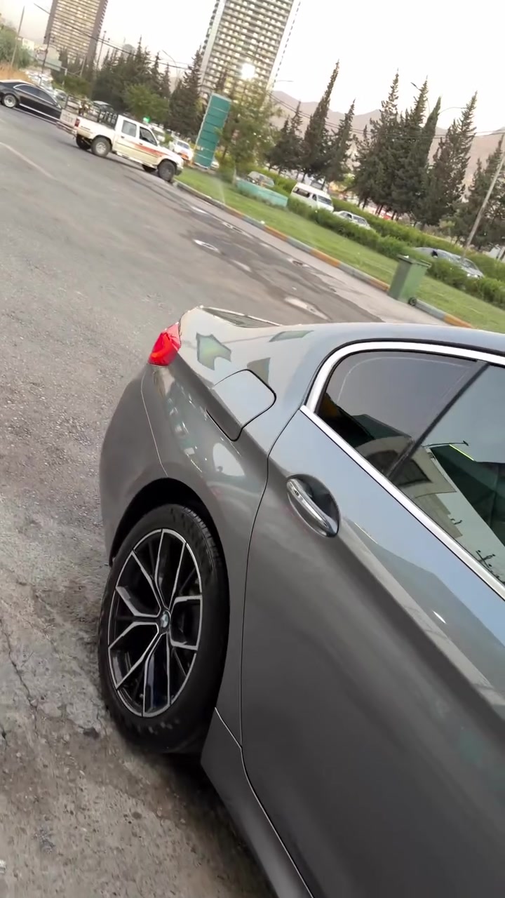 سلام عليكم
لبيع BMW 530 
موديل 2018 
سيارة كلين سيارة VIP
مواصفات فول فول مواصفات mbakej
سيارة كل موصفات 5 كاميرات داتاشو صندوق شفط كشنات حار بار رادار كشنات خزن كشنات 700 سيارة فول كاملة مكملة على 24 حباية سيارة رقم سنوية هزة كلشي كامل سيارة بسمي تحويل ثاني يوم سعر سيارة 250 ورقة بيها مجال لطيبين 
رقم او واتساب ***********
