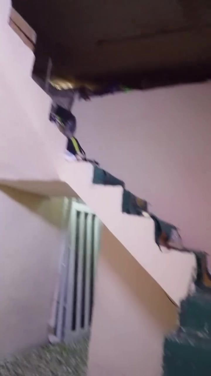 البيت للبيع معمل الرحلات مقابل حي اور المساحه 160متر واقع حال خدمات كلهه كامله ماي مجاري تبليط التواصل على الرقم الواتساب فقط ***********
