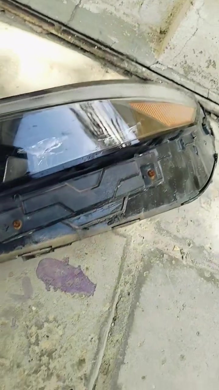 السلام عليكم لايت الانتر موديل 25قفل200الف***********

