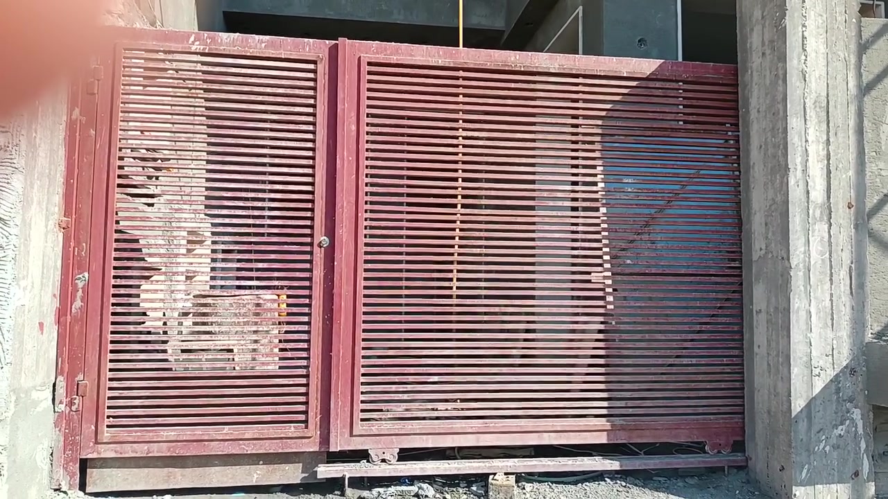 سلام عليكم باب عدد ٢ للبيع ٣متر بغداد حي جهاد ***********
