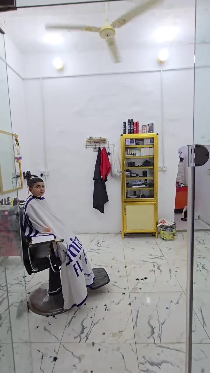 📍 البصرة – گرمة علي

✂️ حلاقة الميناء للرجال بحلّتها الجديدة!

تم افتتاح الحلاقة بحلّتها الجديدة، لتقدّم أحدث القصّات والتسريحات العالمية، بأيدي حلاقين محترفين وأجواء مميزة.

🤍 وبمبادرة إنسانية، توفّر حلاقة مجانية للأيتام والعوائل المتعففة، دعمًا لهم وحرصًا على إدخال السرور إلى قلوبهم.

📞 للحجز والاستفسار: ***********
#العراق_البصره
