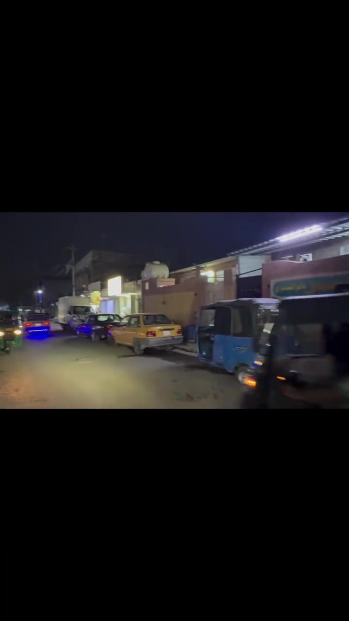 دار للببيع المساحه 224 متر
موقع تجاري يحتوي على غرفتين نوم وصاله واستقبال ومطبخ حديقه يصلح يكون بنايه لان موقعه مرتب 
يبعد عن الشارع العام ٢٠٠ متر بزايد تحويل مباشر بطابو خدمات كامله تبليط مةاري ارصفه ماء كهرباء 
العنوان المدائن منطقة الورديه 
***********
