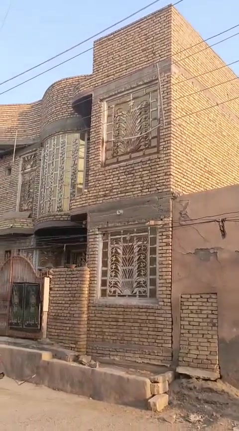 سلام عليكم
بيت معروض للبيع مساحة ١٠٠م مربع بناء حديث طابقين يحتوي على استقبال +صاله+مطبخ +غرفه + صحيات الطابق الاول
الثاني يحتوي على ٣ غرف +صاله +صحيات بناء حديث كافة الخدمات متوفره
العنوان التضحيه نهاية شارع العلوه قرب حسينيه المختار الثقفي

للأستفسار الاتصال على الرقم ***********
