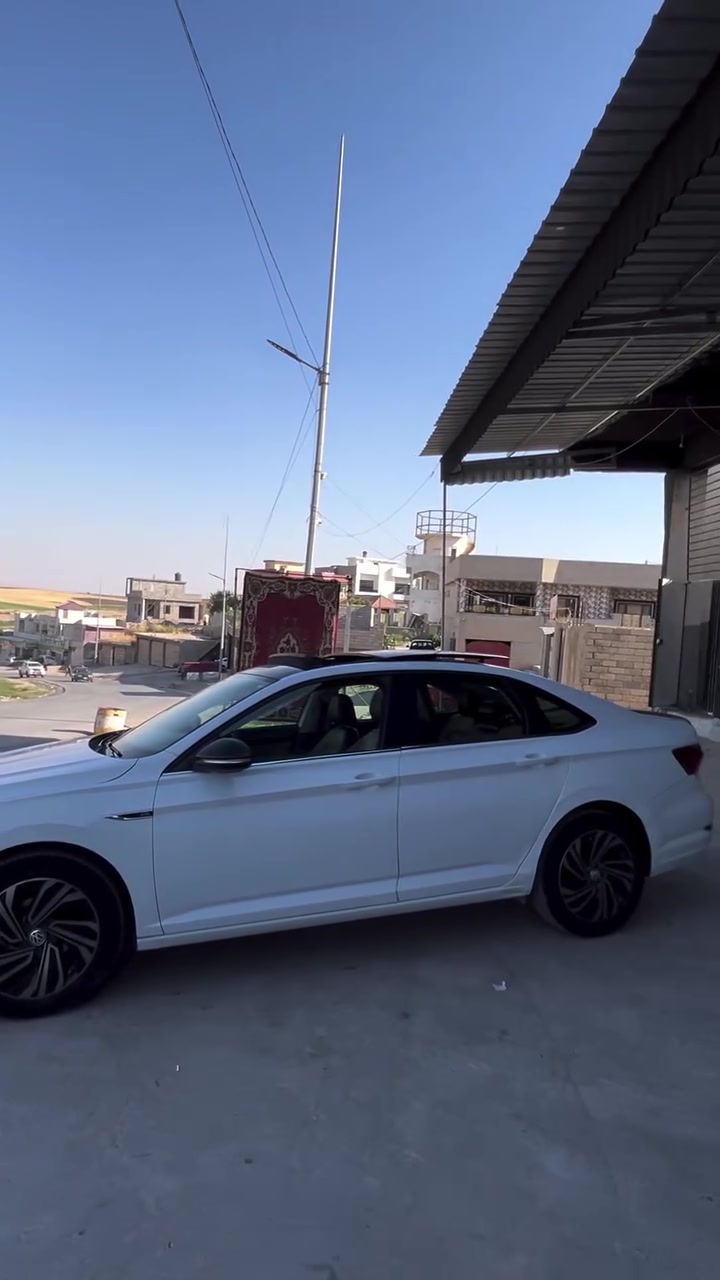 جيتا 2019SEL PREMIUM فول مواصفات ره قم و سنوي جديد ٢٠٣١گير و مكينه ب شه رت صبخ سه ري بولندي و سه رجاملوغي  ره قم تله فون ***********
