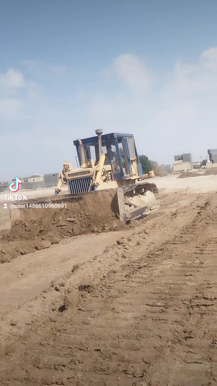 بلدوزر • جاهزه للعمل • للأجار