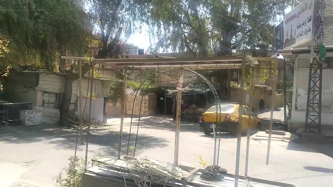 محل كبير ألايجار يرهم مطعم يرهم نجارة أو حداد أو معرض دراجات أو كاونترات أي شي مساحه ٦٠م ركن على الشارع العام أيجار ٤٠٠ ألف بالشهر العنوان الكريعات مقابل معمل الريحة هاتف ***********
