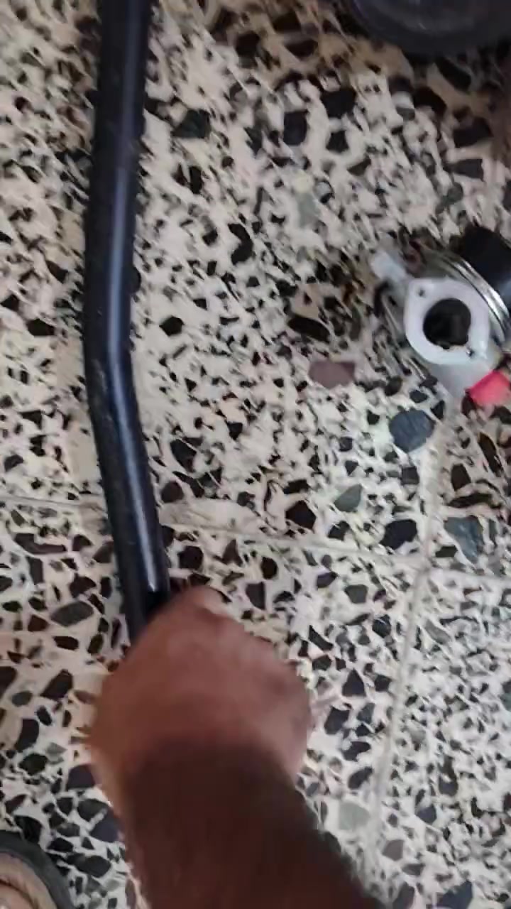 الي يريدها يراسلني *********** واني خادم
