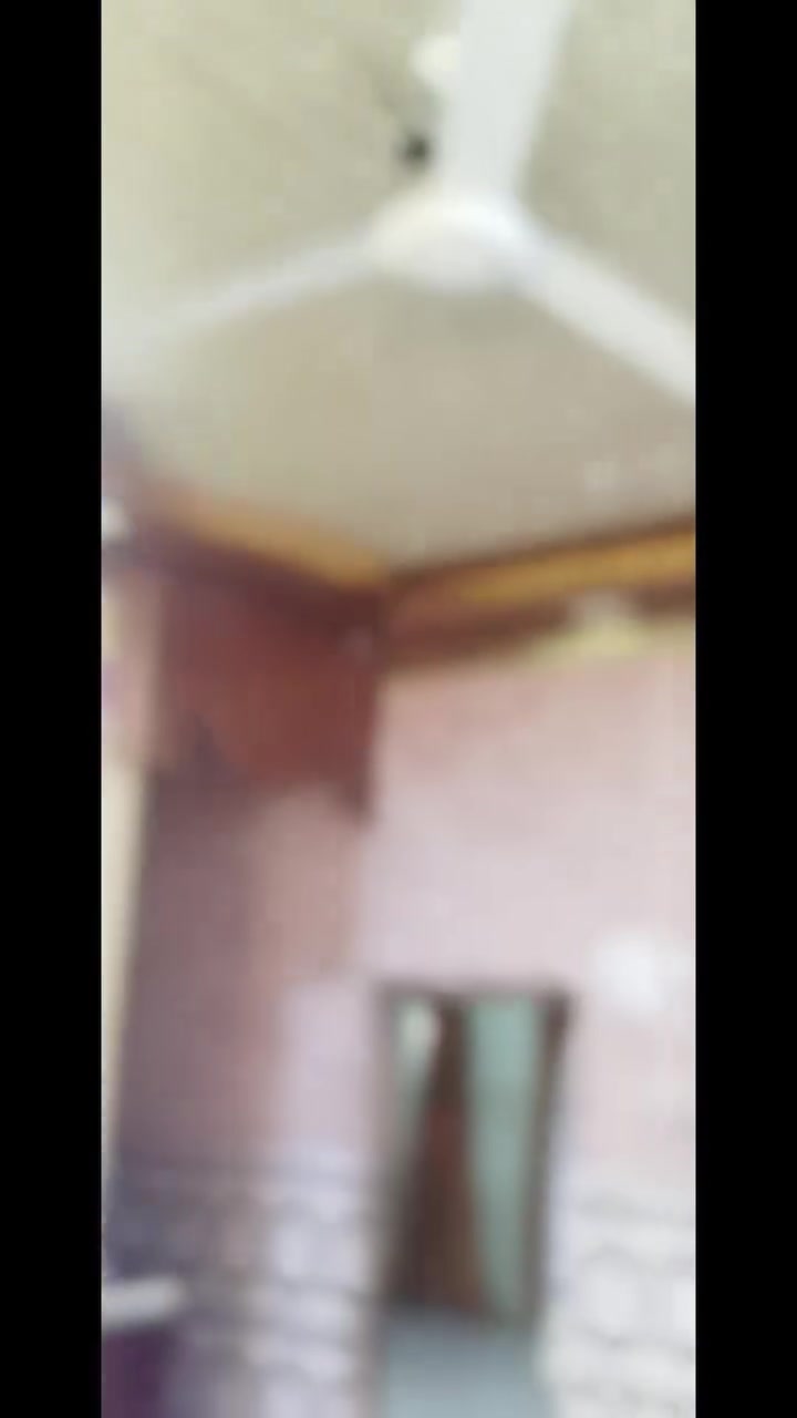 السلام عليكم بيت تجاوز حي الباقر الاول قرب مدرسه كاظمه وقريب على محطة الغاز ابو عقيل يتكون البيت من غرفتين 5/4 وصاله 5/6 وديوان 4/4 ومطبخ 3/4وحمام داخلي  وصحيات خارجيه  كله صب كونكريت سيراميك وكهرباء شغل درجه اولى تجي وشوف بعينك  مساحة البيت لكلي 200متر
***********
*********** وات ساب
السلام عليكم بيت تجاوز حي الباقر الاول قرب مدرسه كاظمه وقريب على محطة الغاز ابو عقيل يتكون البيت من غرفتين 5/4 وصاله 5/6 وديوان 4/4 ومطبخ 3/4وحمام داخلي  وصحيات خارجيه  كله صب كونكريت سيراميك وكهرباء شغل درجه اولى تجي وشوف بعينك  مساحة البيت لكلي 200متر
