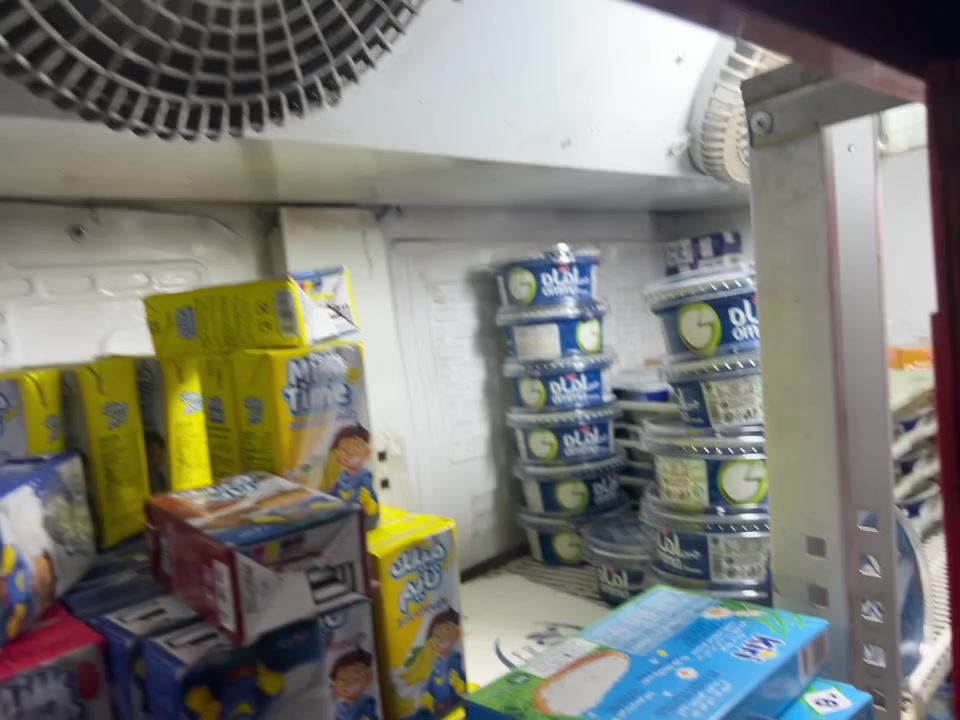 سلام عليكم
براد للبيع بابين سلايد ماطور جديد مبدل 
مكانه حله سعره 550 
وبيه مجال 
***********

