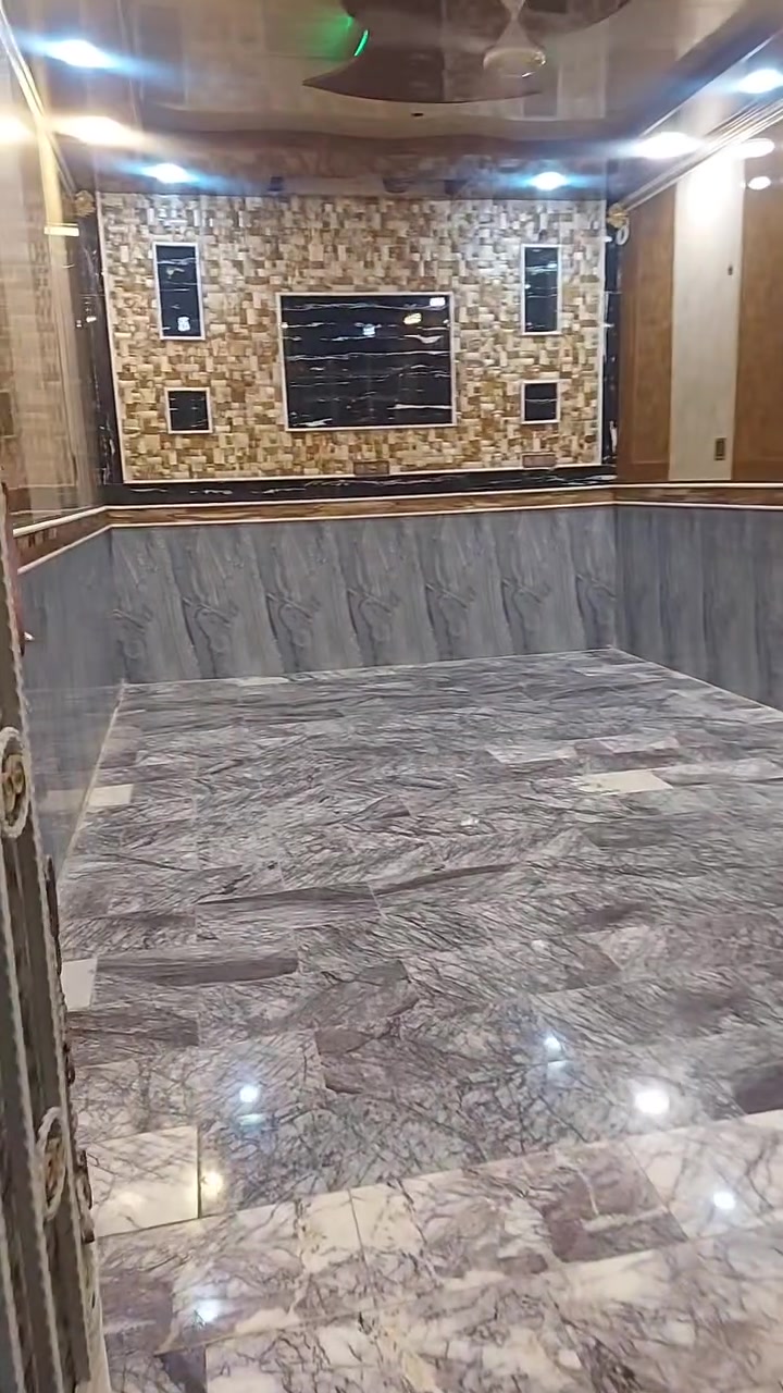 بيت للاجار بلعرضات جديد المساحه 200 بي غرفتين وصاله واستقبال ومطبخ حار وبارد اجاره // 500قفل//***********
