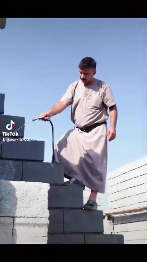 الحمد لله بفضل الله يتم اليوم بتاريخ 2026/7/30  
تم بناء العملة الاولى مابعد البتلو
لبيت الاخ رافد في منطقة الجيزاني الامام
نسأل الله التوفيق في اكمال باقي مراحل المشروع بنفس الجودة والاتقان . 
مكتب الروان للمقاولات العامة نبني الثقة قبل ان نبني الدار ..
للتواصل على الرقم : ***********
العنوان : ديالى الخالص مقابل جامع الخالص الكبير.
