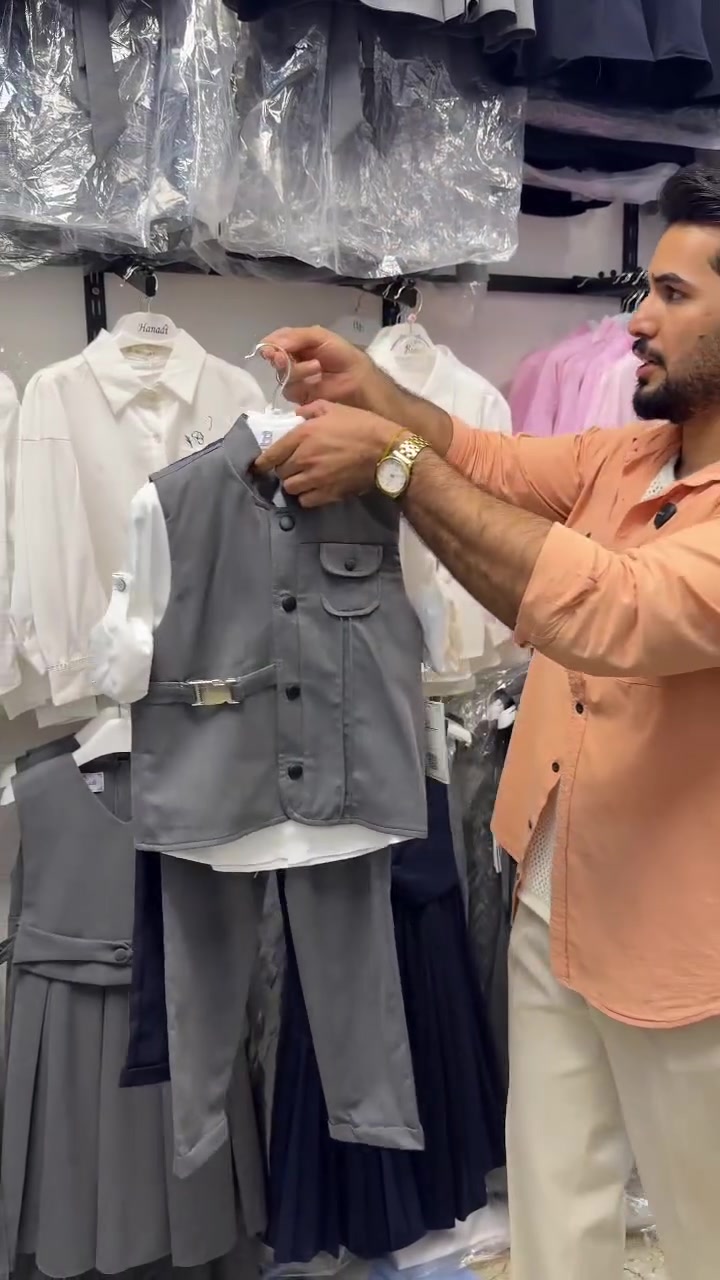 سوت ولادي ٣ قطع 
(يلك+قميص+بنطال) 
مقاس (٦_١٤) سنه
متوفر داخل انا وطفلي 
العنوان:واسط_العزيزيه_شارع الاطباء_مقابل كلشي وكلاشي 
للحجز والاستفسار ***********
