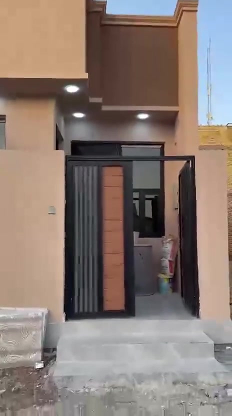 الموقع: الإسكان الصناعي - منطقة الأربعة آلاف (منطقة الـ 4000)، قريب جداً من شارع الحولي.
@اسكان الصناعي 

المساحة: 120 متراً 

نوع البناء: جديد (غير مستخدم)، طابوق كونكريت، بناء درجة أولى.

التفاصيل: غرفتان نوم، صالة، مطبخ، صحيات داخلية وخارجية، وديوانية.

المميزات الإضافية: الموقع قريب من ساحة مخصصة لكونها حديقة في المستقبل.

سعر 93بيه مجال 

رقم الاتصال: ***********

الموقع: الإسكان الصناعي - منطقة الأربعة آلاف (منطقة الـ 4000)، قريب جداً من شارع الحولي.
