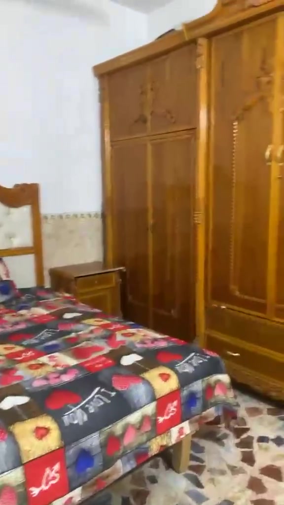 السلام عليكم غرفه عراقيه صاج العام ماخذهه ب مليونين و600 حالين اريدهه ب مليون و 200
وات ساب ***********
