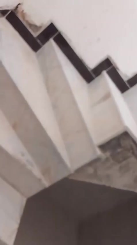 سلام عليكم خلفه سيراميك شغل درجه أوله ستلام مهندس ***********
