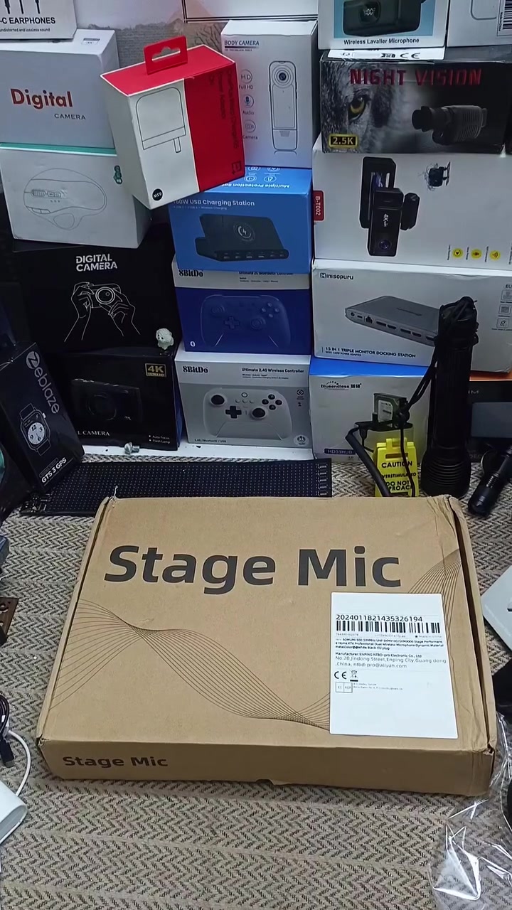 سستم ميكروفون لاسلكي احترافي ثنائي القنوات 
ماركة SOMLIMI SKM9100 UHF
الي يخدمة ينطيني بي سعر 
واتساب ***********
