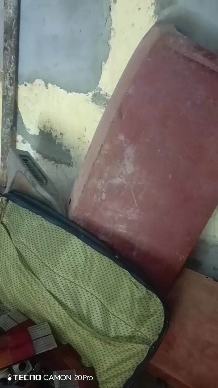 قطع غيار برازيلي بيهن اصلي معسسة وبيهن تجاري وبيهن تفصيخ قليل الباقي كله جديد شلعه وحدا البيع ***********

نص مكتوب في الصور:
- CAMON 20 Pro • 24mm f/1.7 1/30s ISO868