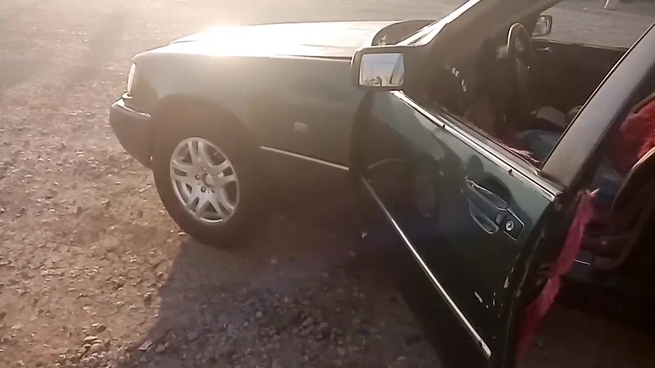 مارسيدس شبح اللون زيتوني موديل ١٩٩٢ رقم بغداد محور مكينه وكير راس الثور ٣٠٠٠ مكفولات وحداديه واكسن وتايرات جدد برانكيت سليم راعيها بالنجف مكفول السنويه ٢٠٢١  النقص بطانه السائق وجامة باب السابق والتبريد فقط السعر ٣٠ ورقه مكان السياره الديوانيه قضاء البدير رقم الموبايل ***********

