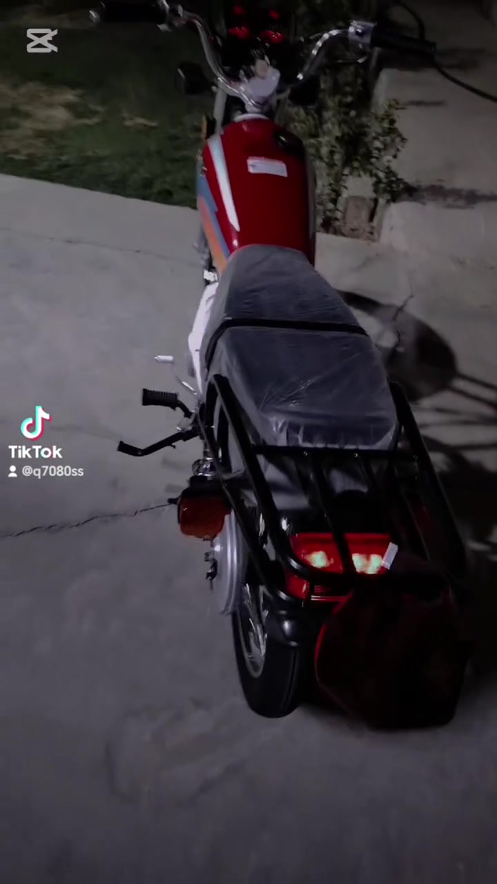 سلام عليكم دراجه لبيع نامه شلامجه موديل 26تعمير اوراغ صولي دراجه نضيفه هاذه رقمي بي واتساب ***********
