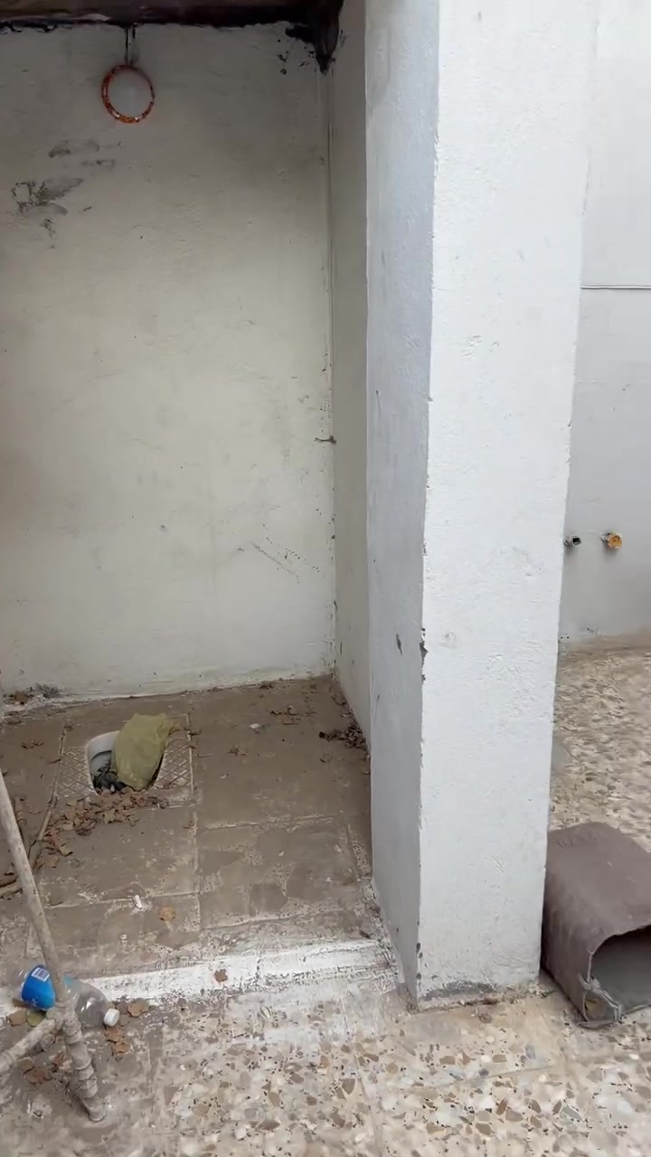 الدار لبيع مع قطعة ارض مقابل السده  البيت جاهز من كلشي 
البيت طابو صرف يتحول بسمك 
مساحة 100 متر 
عنوان العبيدي شارع يوسف 
الاستفسارات على الرقم 
*********** - ***********
