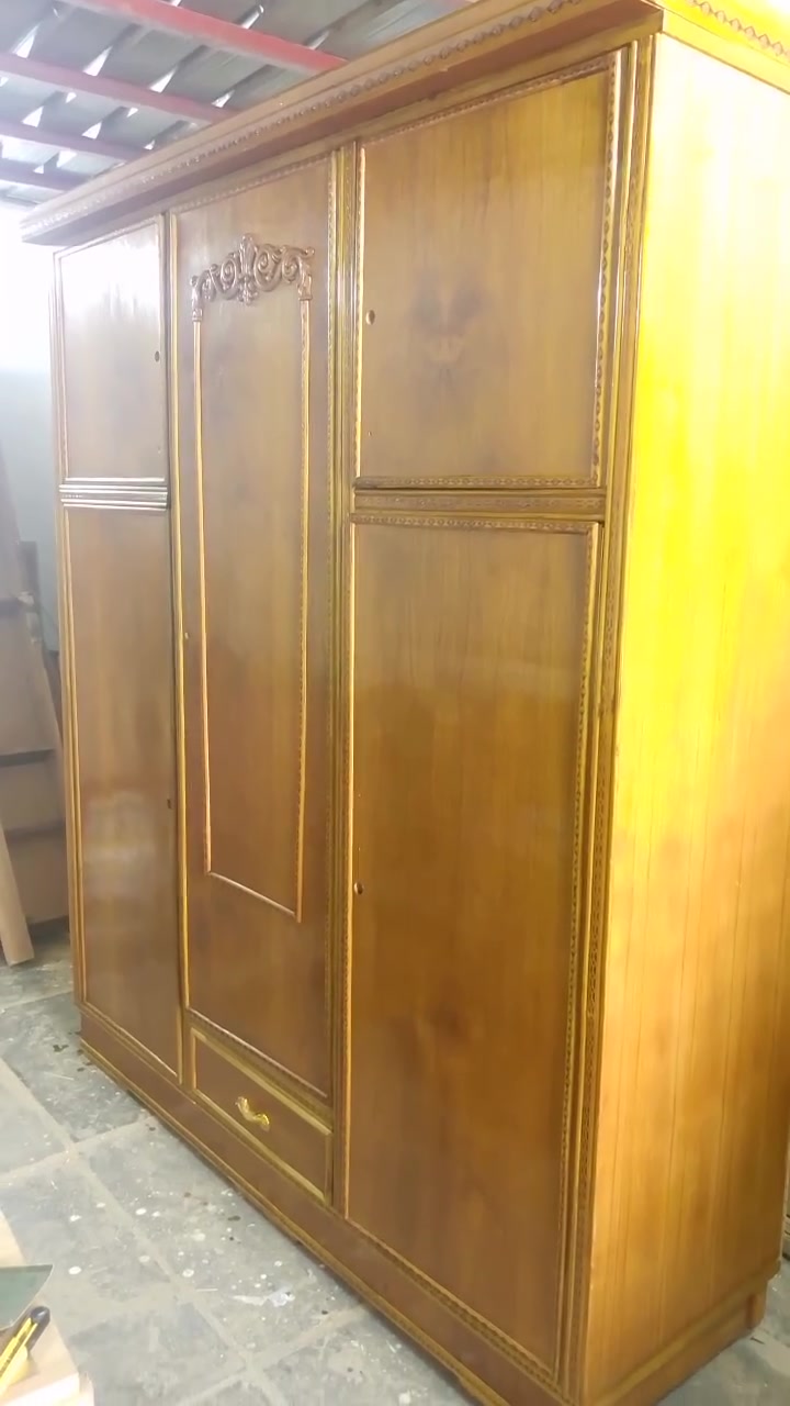 كنتور3 للبيع عنوان بغداد جكوك كاظميه رقم ***********سعر١٦٠ويوجدتوصيل داخل بغداد
