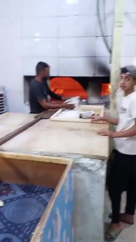 علي النجفي لبناء الافران الصمون الحجري وبناء التنانير بكافه انواعه للتواصل ***********//***********//***********
