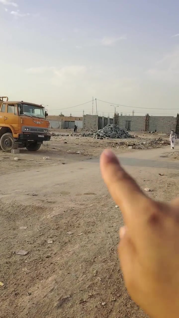السلام عليكم قطع اثنين طبك للبيع واجه ١٠ نزال ٢٠  اثنينهن يصيرن ٤٠٠ متر جنس العقار طابو صرف ٢٥ مقابل شارع ٦٠ خلف محلات المخضر شارع مخبز فرزدق  ***********
