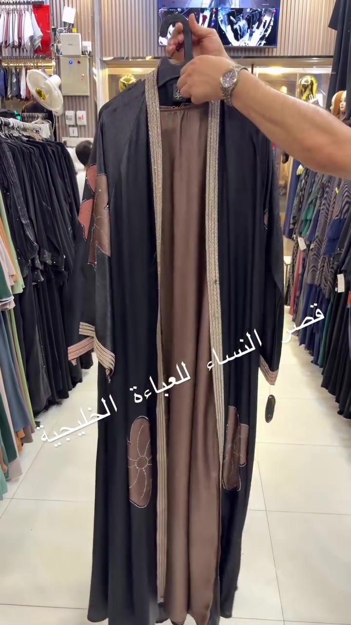 ⁨	✨ قصر النساء للعباءة الخليجية ✨

أناقة خليجية تليق بذوقك 🤍
أحدث موديلات العبايات الخليجية
خامات راقية • تصاميم فخمة • مقاسات متنوعة

📍 تكريت – شارع 40 – مقابل شركة زين
📲 ***********
📲 ***********

#قصر_النساء #عبايات #عباية_خليجية #تكريت #العراق ترند_العراق اكسبلور fyp⁩

نص مكتوب في الصور:
- قصر النساء للعباءة الخليجية