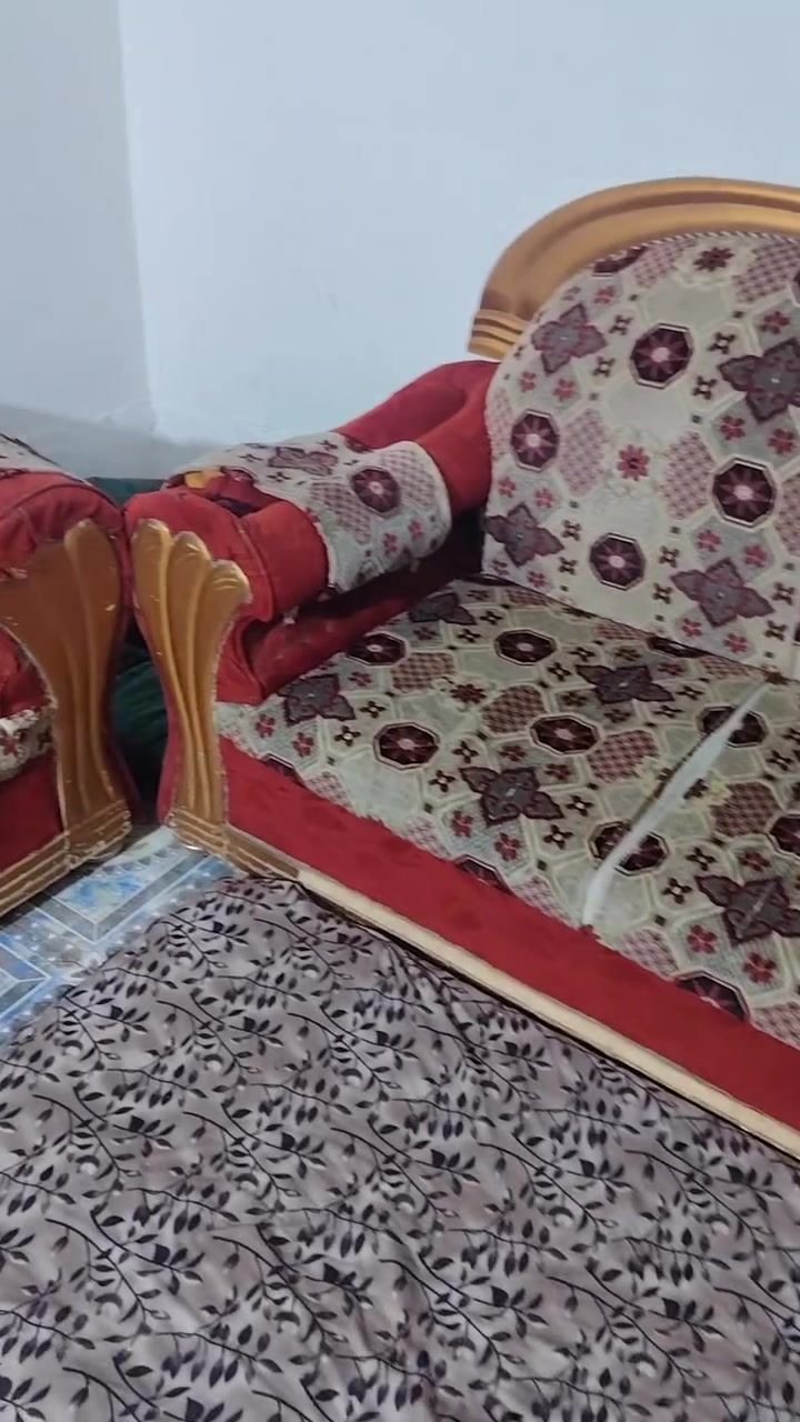 تخم ١٠ مقاعد للبيع السعر ٢٠٠ وبي مجال للا ستفسار *********** مكانه الرمادي التاميم
