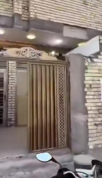 🏠 دار للبيع – البلديات / الضباط الثانية الزراعي
📍 الموقع: البلديات – الضباط الثانية الزراعي
📜 السند: طابو زراعي
📐 المساحة: 200 متر
🏡 البناء: طابقين، بناء درجة أولى
📌 الموقع: ركن
✨ تفاصيل الدار: ▪️ كراج
▪️ استقبال مع مطبخ
▪️ 4 غرف منام
▪️ هول
▪️ 3 صحيات
📞 للاستفسار والحجز: ***********
