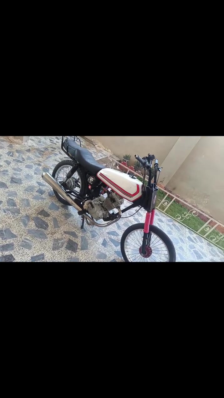 السلام عليكم ورحمة الله وبركاتة دراجه حربيه مكينه قفاز ميتين وخمسين سيسي يعني صاروح مكينه ضاغطة وزنجيل مراوس فقط
رقمي  ***********
السلام عليكم ورحمة الله وبركاتة دراجه حربيه مكينه قفاز ميتين وخمسين سيسي يعني صاروح مكينه ضاغطة وزنجيل مراوس فقط

نص مكتوب في الصور:
- الصاروخ 250cc