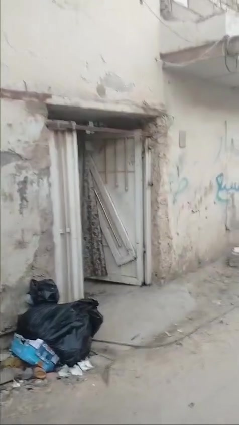 السلام عليكم  متاح بيت بحي العامل مقابل الاطفاء وخلف الدكتورة عهود البيت مساحته ١٢٠ طابو  وسعره  ٩٠صرف رقم الموبايل 
***********
