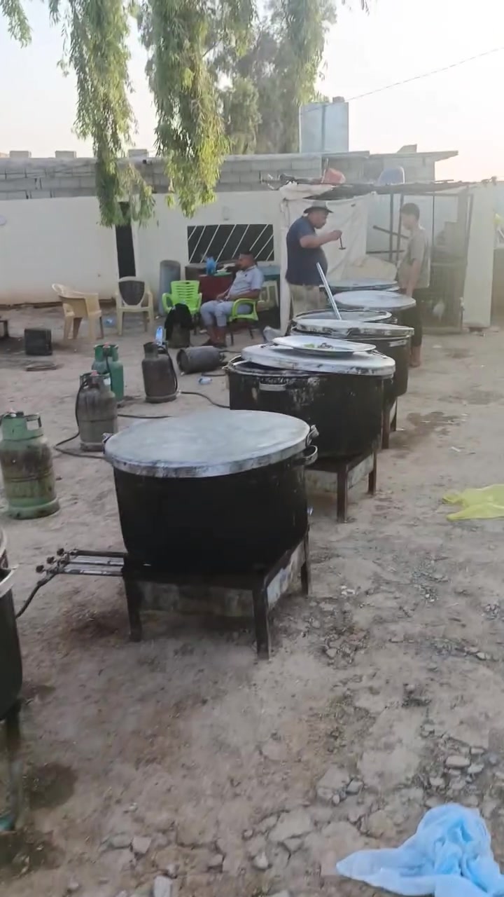 السلام عليكم
الطباخ عدنان الطائي متوفر كافة المناسبات والاعراس والفواتح مع ادوات الطبخ متوفرة معه ***********
