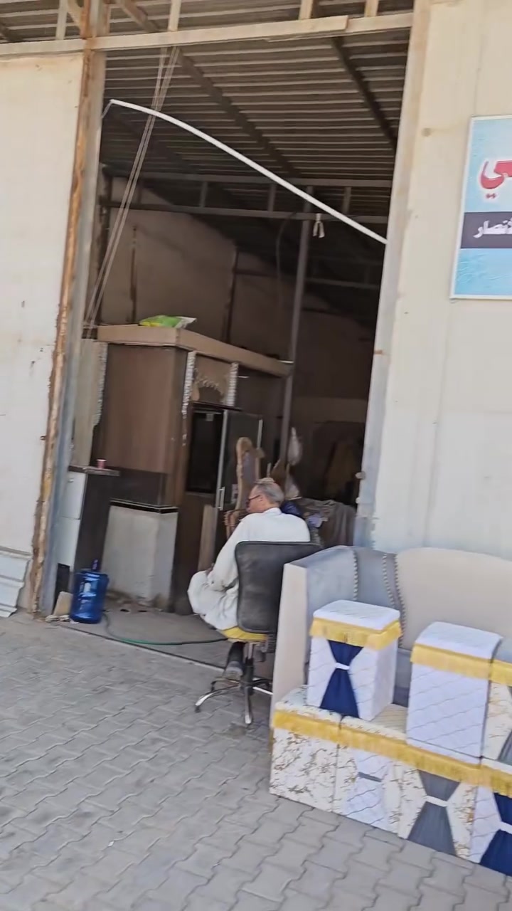 🏭 معمل إسفنج الراقي 🏭
نوفر لكم أفضل أنواع الإسفنج بمختلف الكثافات والقياسات للأثاث والدوشمة بجودة عالية.
📍 العنوان: النجف، حي الحرفيين (مقابيل كاظم أبو زرازير) | 📞 للتواصل: ***********
