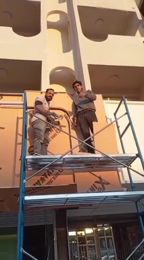 السلام عليكم كادر مصري جبس مغربي وجبس امبورد  وشيبورد وجميع الديكور الداخلي والخارجي متواجد ببغداد اسعار مناسبه ***********
